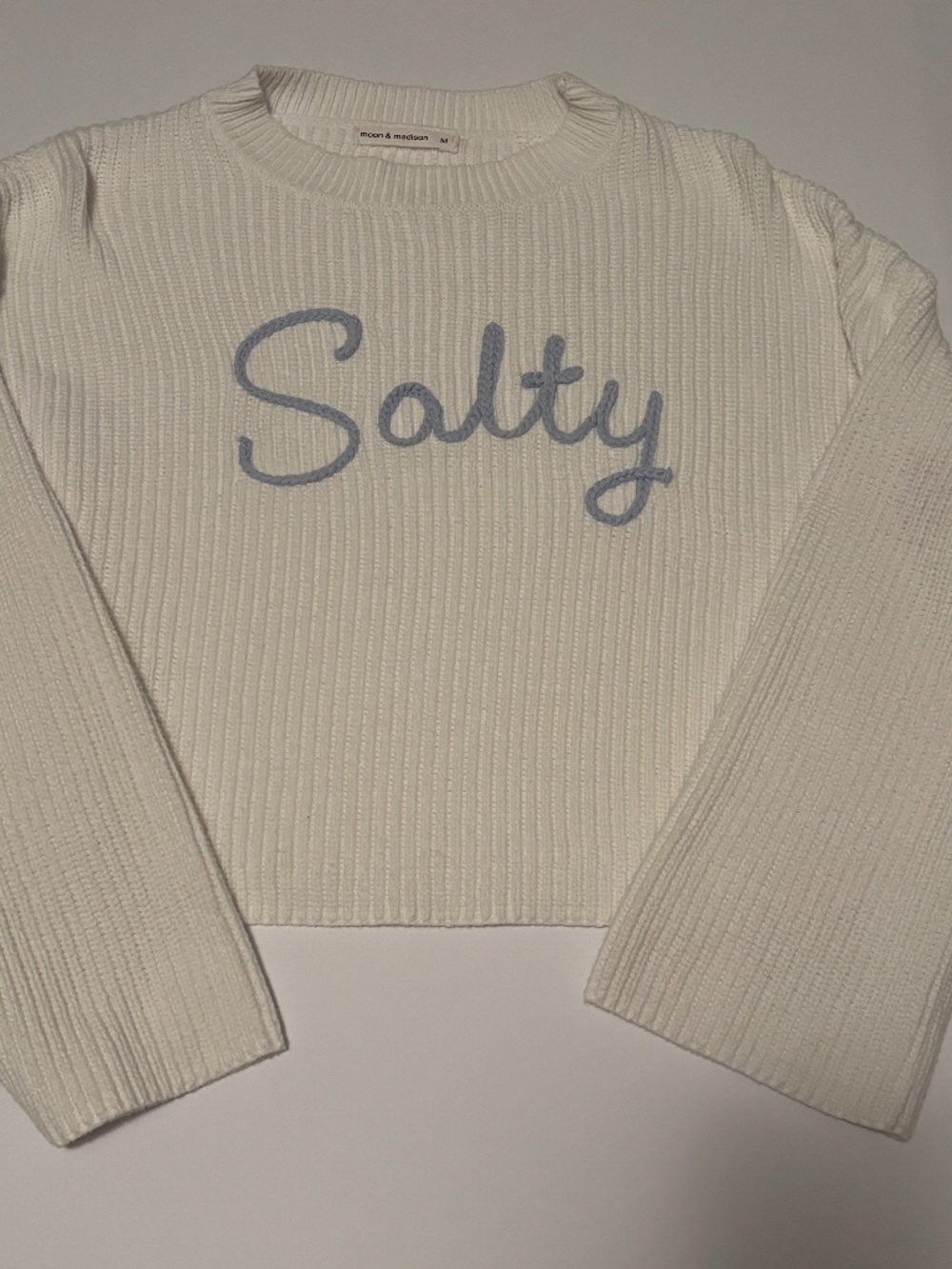 Moon & Madison Medium Cropped Beachy Knit Sweater